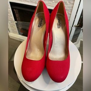 Red with brown printed heel and platform